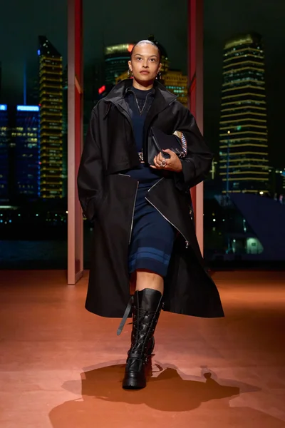 Look 50